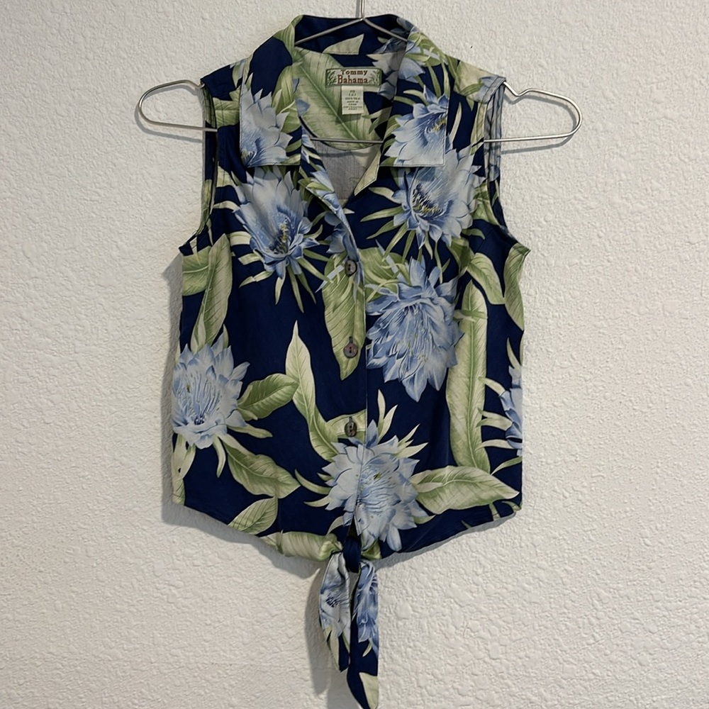 Tommy Bahama Top
